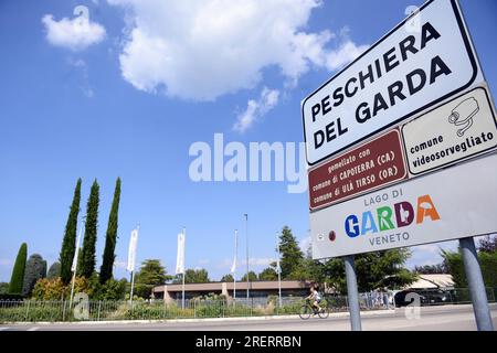 PESCHIERA DEL GARDA - les vacanciers néerlandais sont pris en charge en bus au camping Bella Italia sur le lac de Garde. Les Néerlandais, qui étaient en vacances dans divers endroits du nord de l'Italie, qui a été frappée par des intempéries, et qui ont subi des dommages, sont ramenés chez eux en bus. ANP GIUSEPPE ZANARDELLI pays-bas sorti - belgique sorti Banque D'Images