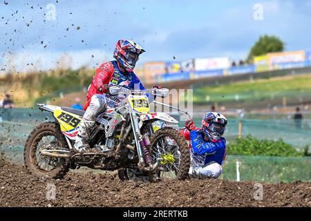 Salisbury, Royaume-Uni. 29 juillet 2023. Brett WILKINSON et Joe MILLARD lors des essais libres au Championnat du monde de motocross Sidecar à Cusses Gorse, Salisbury, Royaume-Uni, le 30 juillet 2023. Photo de Phil Hutchinson. Usage éditorial uniquement, licence requise pour un usage commercial. Aucune utilisation dans les Paris, les jeux ou les publications d'un seul club/ligue/joueur. Crédit : UK Sports pics Ltd/Alamy Live News Banque D'Images