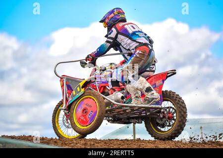 Salisbury, Royaume-Uni. 29 juillet 2023. Jake BROWN et Josh CHAMBERLAIN lors des essais libres au Championnat du monde de motocross Sidecar à Cusses Gorse, Salisbury, Royaume-Uni, le 30 juillet 2023. Photo de Phil Hutchinson. Usage éditorial uniquement, licence requise pour un usage commercial. Aucune utilisation dans les Paris, les jeux ou les publications d'un seul club/ligue/joueur. Crédit : UK Sports pics Ltd/Alamy Live News Banque D'Images
