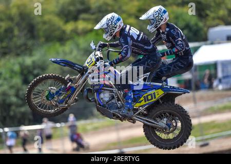 Salisbury, Royaume-Uni. 29 juillet 2023. Jake BROWN et Josh CHAMBERLAIN lors des essais libres au Championnat du monde de motocross Sidecar à Cusses Gorse, Salisbury, Royaume-Uni, le 30 juillet 2023. Photo de Phil Hutchinson. Usage éditorial uniquement, licence requise pour un usage commercial. Aucune utilisation dans les Paris, les jeux ou les publications d'un seul club/ligue/joueur. Crédit : UK Sports pics Ltd/Alamy Live News Banque D'Images