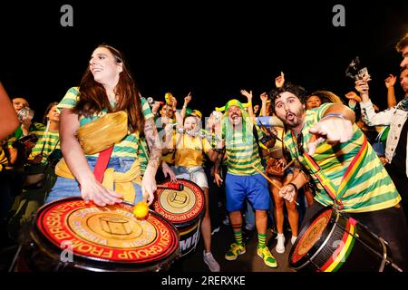 Brisbane, Australie. 29 juillet 2023. Les supporters brésiliens vus devant le stade de Brisbane avant le match de groupe de la coupe du monde féminine de la FIFA, Australie et Nouvelle-Zélande 2023 entre la France et le Brésil. La France a remporté le match 2-1. Crédit : SOPA Images Limited/Alamy Live News Banque D'Images