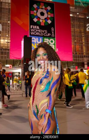 Brisbane, Australie. 29 juillet 2023. Une fan brésilienne pose devant le Brisbane Stadium avant le match de groupe de la coupe du monde féminine de la FIFA, Australie et Nouvelle-Zélande 2023 entre la France et le Brésil au Brisbane Stadium.la France a remporté le match 2-1. Crédit : SOPA Images Limited/Alamy Live News Banque D'Images