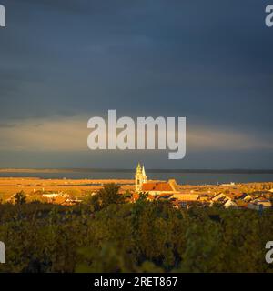 Village de Rust sur le lac Neusiedlersee dans le Burgenland Banque D'Images