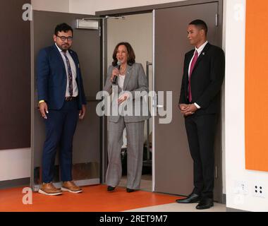 Boston, États-Unis. 29 juillet 2023. Kamala Harris, vice-présidente des États-Unis, s’adressant à « Democracy for the People » au Roxbury Community College à Boston, ma avant de prononcer un discours à la Convention nationale NAACP 2023 à Boston, crédit : Rick Friedman/Pool via CNP crédit : Abaca Press/Alamy Live News Banque D'Images