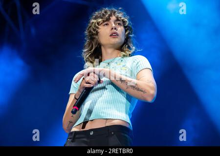 Villafranca, Italie. 29 juillet 2023. Madame, pseudonyme de Francesca Calearo chante sur scène lors de ses représentations live au Festival d'été de Villafranca le 29 juillet 2023 à Villafranca di Verona, Italie. Crédit : Live Media Publishing Group/Alamy Live News Banque D'Images