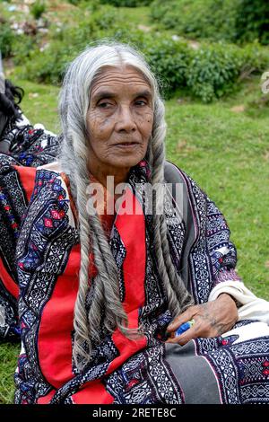 Todas Elder, une des grandes tribus aborigènes de l'Inde, Nilgiris, Ooty Udhagamandalam, Tamil Nadu, Inde du Sud, Inde, Asie Banque D'Images