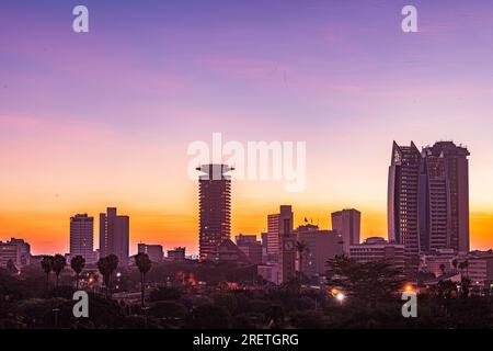 Nairobi paysage urbain capitale du Kenya gratte-ciel moderne Skyline architectural la capitale du Kenya Sunrise Sunset Sundowner Landmark Highrise Tall Highe Banque D'Images