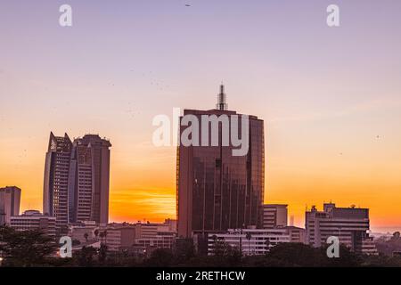 Nairobi paysage urbain capitale du Kenya gratte-ciel moderne Skyline architectural la capitale du Kenya Sunrise Sunset Sundowner Landmark Highrise Tall Highe Banque D'Images