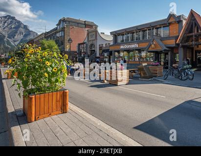 Banff, Alberta, Canada – 27 juillet 2023 : extérieur du restaurant McDonald’s sur l’avenue Banff Banque D'Images