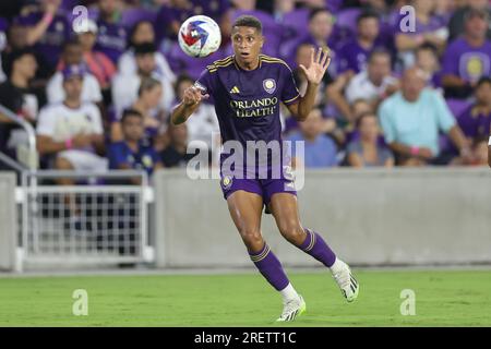 Orlando, Floride, États-Unis. 29 juillet 2023. Le défenseur RAFAEL SANTOS (3 ans) d'Orlando City attaque le ballon lors de la première moitié du match de soccer Orlando City vs Santos Laguna 2023 à l'Exploria Stadium d'Orlando, FL le 29 juillet 2023. (Image de crédit : © Cory Knowlton/ZUMA Press Wire) USAGE ÉDITORIAL SEULEMENT! Non destiné à UN USAGE commercial ! Banque D'Images