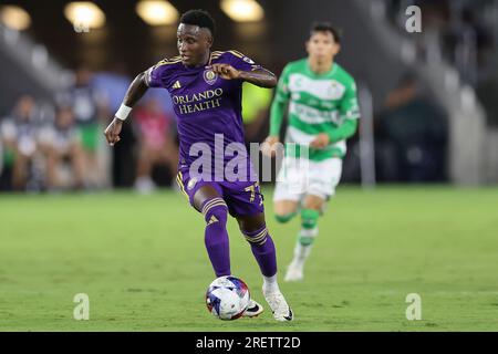 Orlando, Floride, États-Unis. 29 juillet 2023. L'attaquant d'Orlando City IVÃN ANGULO (77 ans) pilote le ballon lors de la seconde moitié de la coupe des ligues 2023 Orlando City vs Santos Laguna match de football à l'Exploria Stadium d'Orlando, FL le 29 juillet 2023. (Image de crédit : © Cory Knowlton/ZUMA Press Wire) USAGE ÉDITORIAL SEULEMENT! Non destiné à UN USAGE commercial ! Banque D'Images