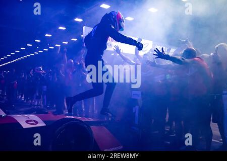 Londres, Royaume-Uni. 29 juillet 2023. Champion du monde de Formule E DENNIS Jake (gbr), Avalanche Andretti Formula E, Spark-Porsche, Porsche 99X Electric, podium portrait lors de l’ePrix Hankook London 2023, 12e meeting du Championnat du monde ABB FIA Formula E 2022-23, sur l’Excel London du 29 au 30 juillet 2023 à Londres, Royaume-Uni - photo Germain Hazard/DPPI crédit : DPPI Media/Alamy Live News Banque D'Images