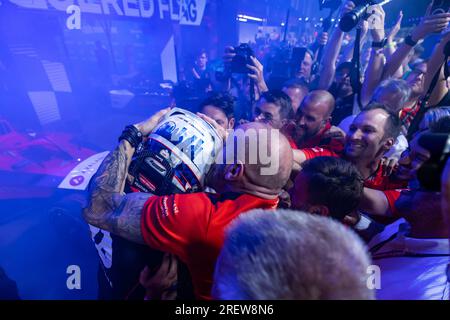 Londres, Royaume-Uni. 29 juillet 2023. Champion du monde de Formule E DENNIS Jake (gbr), Avalanche Andretti Formula E, Spark-Porsche, Porsche 99X Electric, podium portrait lors de l’ePrix Hankook London 2023, 12e meeting du Championnat du monde ABB FIA Formula E 2022-23, sur l’Excel London du 29 au 30 juillet 2023 à Londres, Royaume-Uni - photo Germain Hazard/DPPI crédit : DPPI Media/Alamy Live News Banque D'Images