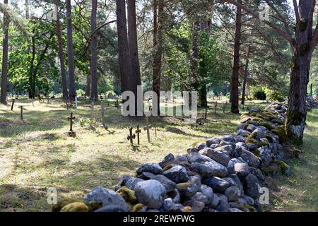 Ancien cimetière local, cimetière sur l'île de kihnu dans la mer baltique, estonie Banque D'Images