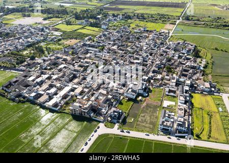 Champs et villages. Photo dans le Yunnan, Chine. Banque D'Images