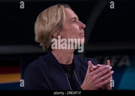 (230730) -- SYDNEY, 30 juillet 2023 (Xinhua) -- Martina Voss-Tecklenburg, entraîneur de l'Allemagne, réagit lors du match du groupe H entre l'Allemagne et la Colombie lors de la coupe du monde féminine de la FIFA 2023 à Sydney, Australie, le 30 juillet 2023. (Photo de Hu Jingchen/Xinhua) Banque D'Images