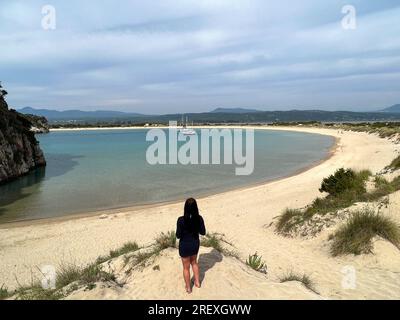 Vue sur la plage de Voidokilia à Messinia, Grèce Banque D'Images