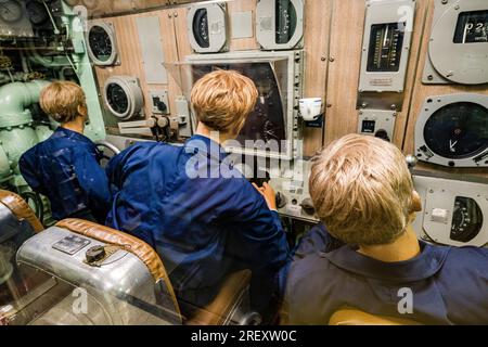 USS Nautilus (SSN-571) intérieur The Submarine Force Library & Museum   Groton, Connecticut, USA Banque D'Images