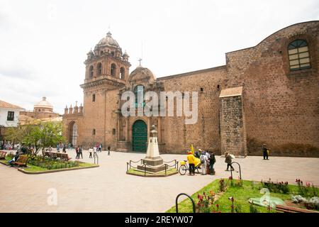 Cusco, Pérou ; 1 janvier 2023 : Basilique Menor de la Merced dans le centre historique de Cusco. Banque D'Images
