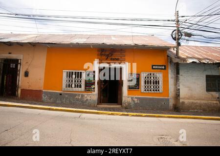 Puno, Pérou 1 janvier 2023 : Restaurant traditionnel dans la ville péruvienne de Puno. Banque D'Images