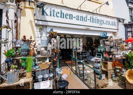 Kitchen-and-Things Shop vendant des articles ménagers à High Street, Newmarket, une ville de marché dans le district de West Suffolk dans le Suffolk, dans l'est de l'Angleterre Banque D'Images