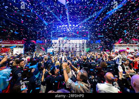 LONDRES, ROYAUME-UNI. 30 juillet 2023. Dans la course de dimanche lors de l’E-Prix ABB FIA Formula E 2023 Hankook London à l’Excel le dimanche 30 juillet 2023 à LONDRES, ANGLETERRE. Crédit : Taka G Wu/Alamy Live News Banque D'Images