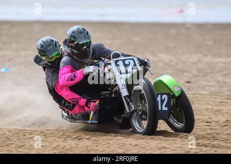 Neal Owen & Jason Farwell (12) en pratique lors du championnat Fylde ACU British Sand Racing Masters Championship à St Annes on Sea, Lancashire le dimanche 30 juillet 2023. (Photo : Ian Charles | MI News) crédit : MI News & Sport / Alamy Live News Banque D'Images