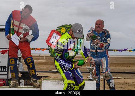 Câpres de champagne lors du championnat Fylde ACU British Sand Racing Masters Championship à St Annes on Sea, Lancashire le dimanche 30 juillet 2023. (Photo : Ian Charles | MI News) crédit : MI News & Sport / Alamy Live News Banque D'Images