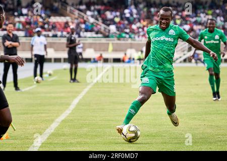 Nairobi, Kenya. 25 juin 2023. Alpha ONYANGO (MF, Gor Mahia). Nairobi City Stars contre Gor Mahia, Premier League kenyane. GOR Mahia a gagné 4-1, devenant champion de la première Ligue kenyane. Stade Kasarani. Crédit : XtraTimeSports (Darren McKinstry) / Alamy. Banque D'Images