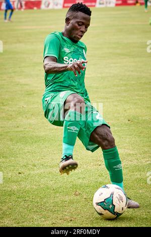 Nairobi, Kenya. 25 juin 2023. Bonface OMONDI (FW, Gor Mahia). Nairobi City Stars contre Gor Mahia, Premier League kenyane. GOR Mahia a gagné 4-1, devenant champion de la première Ligue kenyane. Stade Kasarani. Crédit : XtraTimeSports (Darren McKinstry) / Alamy. Banque D'Images