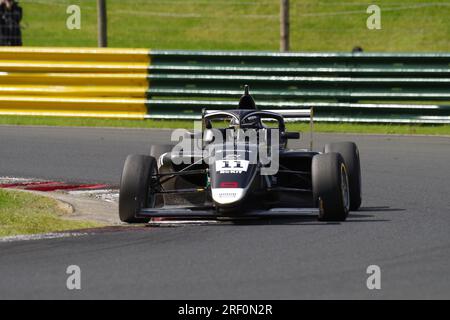 Dalton sur Tees, 29 juillet 2023. Louis Sharp pilote pour Rodin Carlin dans le ROKiT F4 British Championship au Croft circuit. Crédit : Colin Edwards Banque D'Images