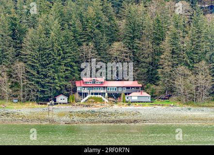 JUNEAU, ALASKA - 6 mai 2023 : la ville de Juneau est la capitale de l'Alaska. La population de Juneau peut augmenter d'environ 6 000 personnes à partir de Cruise SH Banque D'Images