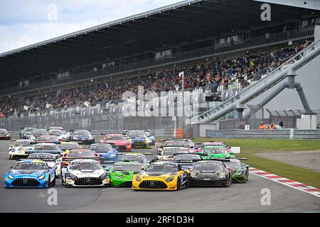 Nurbur, Allemagne. 30 juillet 2023. GT World Challenge Powered by AWS Round 6, Endurance, Nurburgring, Start Race, 30 juillet 2023, Nurburgring, Allemagne crédit : Independent photo Agency/Alamy Live News Banque D'Images