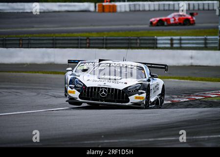 Nurbur, Allemagne. 30 juillet 2023. Maro Engel, Luca Stolz, Fabian Schiller, Mercedes-AMG Team Almana Mercedes-AMG GT3 Evo, pendant la course, 30 juillet 2023, Nurburgring, Allemagne crédit : Agence photo indépendante/Alamy Live News Banque D'Images