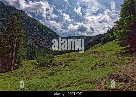 über „die Wand“ zum Schrecksee im Alpen. Banque D'Images
