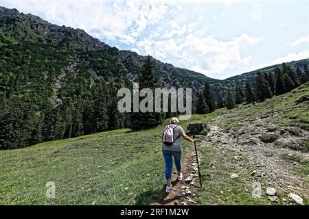 über „die Wand“ zum Schrecksee im Alpen. Banque D'Images