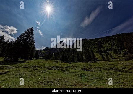über „die Wand“ zum Schrecksee im Alpen. Banque D'Images