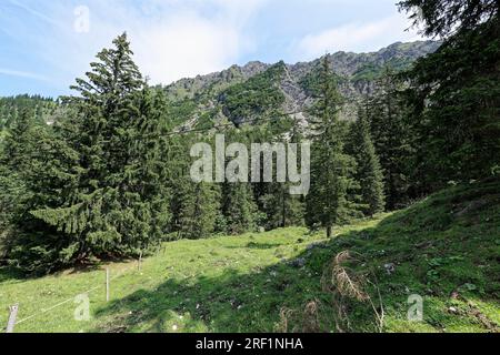 über „die Wand“ zum Schrecksee im Alpen. Banque D'Images