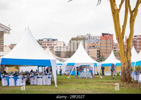 Pan Africa Christian University Wedding Gardens réception en plein air Kenya mariage en plein air sur les lieux décorations Configuration jardins Banque D'Images