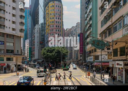 Scène de rue avec des bâtiments et des gens, Wanchai, Hong Kong, SAR, Chine Banque D'Images