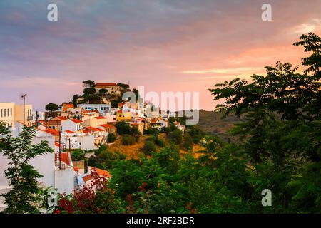 Avis de Ioulida village sur l'île de Kéa en Grèce. Banque D'Images