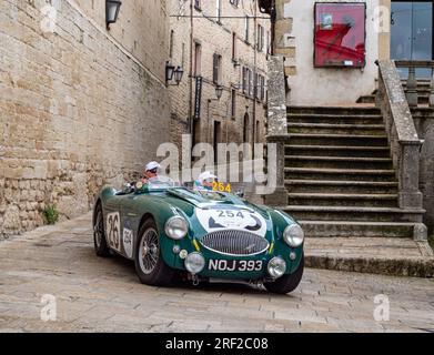 1953 AUSTIN HEALEY 100 S, mille Miglia 2023, 2ème jour à San Marino Banque D'Images