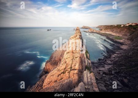 Spectaculaire vue sur la Playa de la Arnia, Cantabria, ESPAGNE Banque D'Images