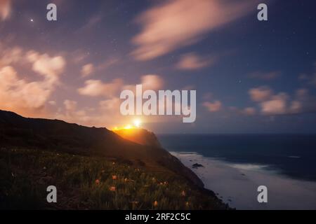 Le phare de Cabo da Roca sous le ciel étoilé de nuit, Sintra, Portugal Banque D'Images