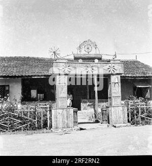 Vieux vintage des années 1900 photo en noir et blanc de la foire du village rural indien magasin d'artisanat Kora Gramodyog Kendra Inde des années 1940 Banque D'Images