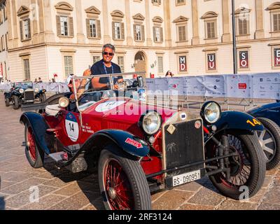 1925 Lancia LAMBDA SPIDER TIPO 214 CASARO, mille Miglia 2023, jour 4 arrivée à Milan Banque D'Images