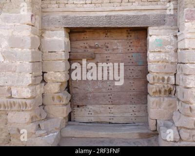 entrée à Al-Qasr, un village de l'oasis de Dakhla en Egypte Banque D'Images