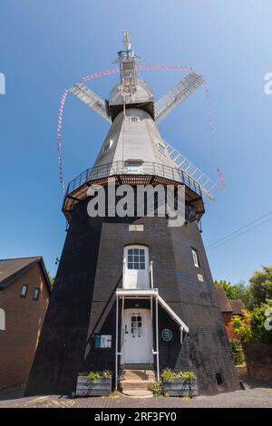 Angleterre, Kent, Weald of Kent, Cranbrook, le moulin à vent de l'Union, Le plus haut moulin à smocks d'Angleterre construit en 1815 Banque D'Images