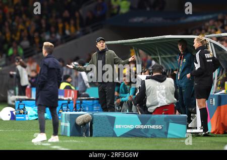 Melbourne, Australie. 31 juillet 2023. L'entraîneur-chef Tony Gustavsson, de l'Australie, réagit après avoir reçu un carton jaune lors du match du groupe B entre le Canada et l'Australie à la coupe du monde féminine de la FIFA 2023 à Melbourne, en Australie, le 31 juillet 2023. Crédit : Ding Xu/Xinhua/Alamy Live News Banque D'Images