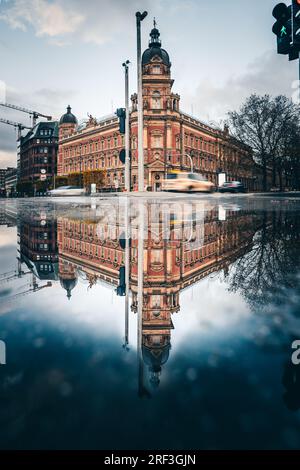 Ville portuaire, Speicherstadt à Hambourg. Les beaux bâtiments en briques rouges sont typiques de ces entrepôts qui ont été utilisés pour stocker des marchandises de partout Banque D'Images